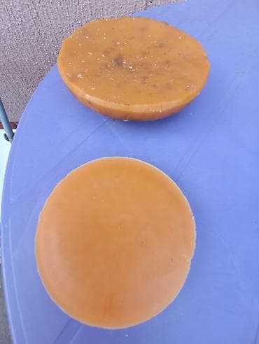 posude za puding: Vosak za svećedve pogače od voska težine 1640 grama — 1
