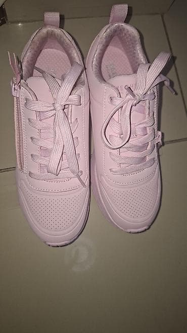 paris saint germain duks: Skechers patike – boja Light Pink
Nove patike 3500 — 5