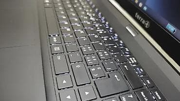 laptop dell: Laptop Terra i5-7600T Odlican laptop Terra 1542K lepo ocuvan — 7