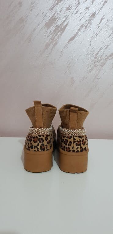 camper obuca beograd: Ugg mini čizme, bоја - Braon, 40.5 — 5