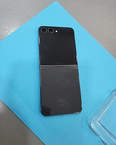 iphone 15 flip: Samsung Galaxy Z Flip5 (SM-F731B) – preklopni pametni telefon Ključne — 1
