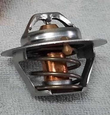 grejanje za auto na upaljac: TERMOSTAT ZA TOYOTA HILUX OD 2006. DO 2023. GOD. | Svi delovi za — 1