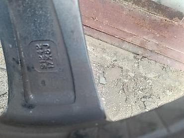 sivenje na veliko: Komplet od 4 alu felne sa gumama - Felne: alu, 5 krakova, dvobojne — 9