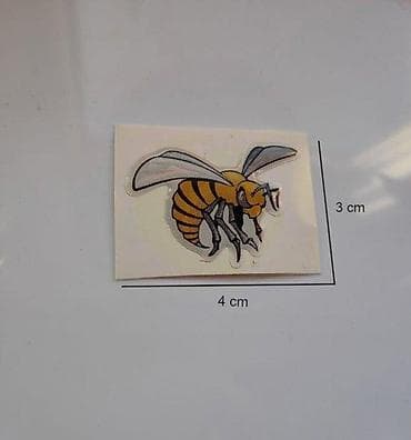 HONDA HORNET - stiker - 910 📌 Opis: Samolepljivi stiker izradjen od — 1