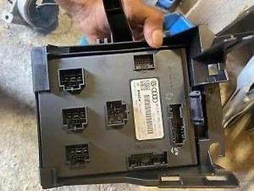 punjac akumulatora: 8K0907063AH CENTRALNA ELEKTRONIKA BCM BODY KOMFORT MODUL | Audi vw — 1