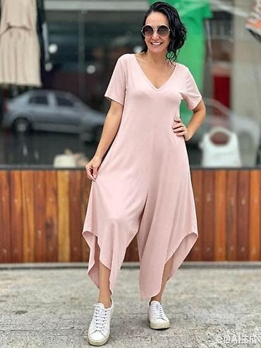 svečani kombinezoni za punije: 07. Kombinezon za punije
XL 2XL 3XL
Cena : 2.700 dinara H — 5