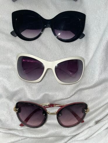 crop top c a: Sunglasses — 4