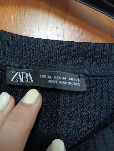 puf suknje: Zara džemper/bluza sa prozirnim rukavima - Boja: crna - Model: uska — 2