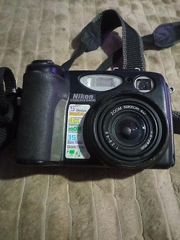 led u srbiji: Nikon Coolpix 5400 digitalni fotoaparat - Senzor: 5 efektivnih — 4