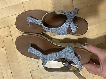 zara zenske sandale: Ženske sandale Michael Kors - Model: platforme/espadrile sa T-kaišem — 3