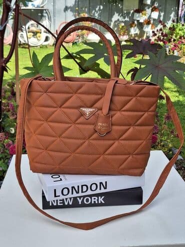 Prelepi modeli ženskih torbi
Cena 2500 din