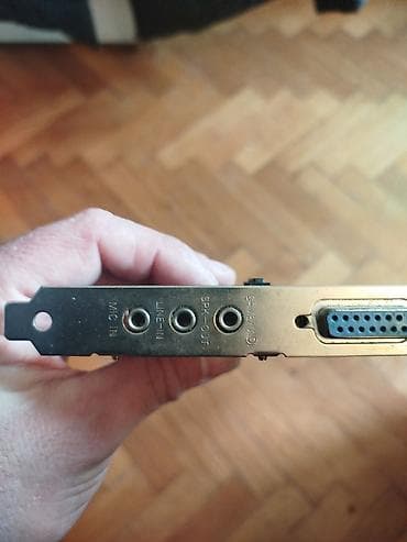 i pad: Stara retro ISA graficka kartica.
Nepoznato stanje — 8