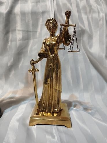 Food products: Masivna livena mesingana skulptura Boginje Pravde (Justicija) sa mačem — 5