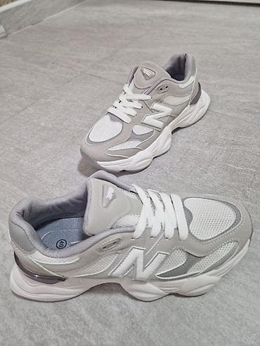 Trainers: Patike – veličina 40 - Model: sportsko‑lifestyle patike u neutralnim — 2