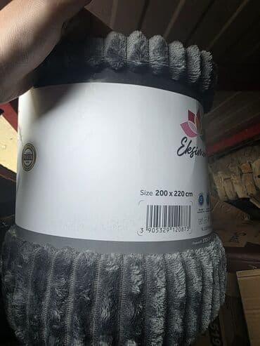 Prelepi ćebići 200x220 Odmah dostupno Po par komada Cena samo 2000 na lalafo.rs Prelepi ćebići 200x220 Odmah dostupno Po par komada Cena samo 2000