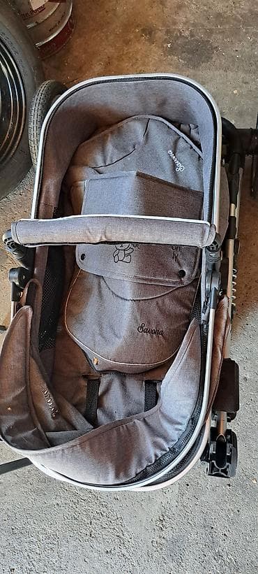 paar obuca sandale: Jungle Oxy 3u1 multifunkcionalna kolica za bebe – siva U dosta dobrom — 5