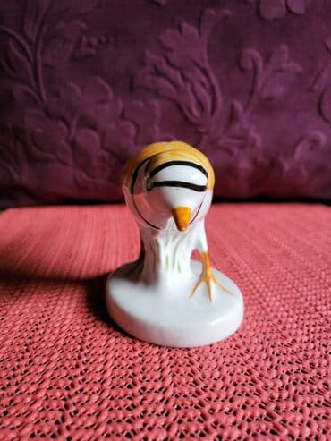set porcelanski: Figura nova porcelanska 70te. Visina. 7cm. Duzina. 11,5cm — 2