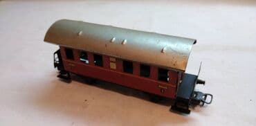 album za kovanice muller: Maerklin putnicki vagon HO,limeni,malo korodirao — 3