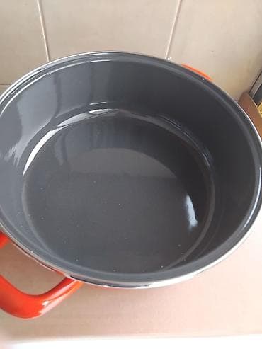 metalac vakum posude: Emajlirani okrugli Metalac pekač lux, 26cm, 4.8l — 4