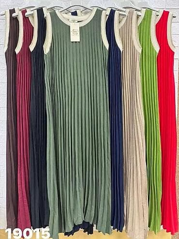 Haljine: Plisirana maksi haljina bez rukava - Model: ravna silueta sa sitnim — 4