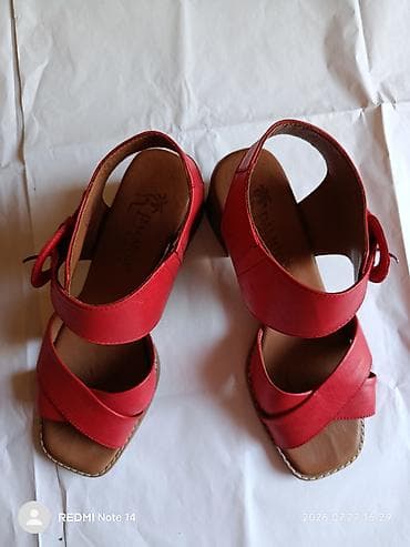 kućni ogrtač h: KAO NOVE CRVENE KOŽNE SANDALE BR. 39 (Štikla 5cm).Na prodaju prelepe — 4