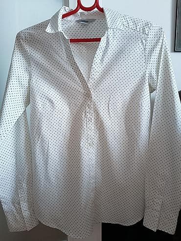 H&M ženska košulja na tufne - Model: klasična košulja sa kragnom