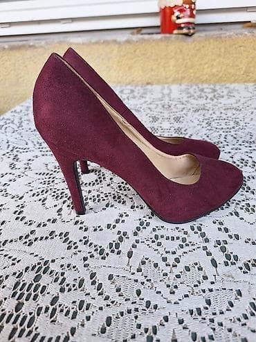 gleznjace sa stiklom: Štikle – broj 39 - Veličina: 39 (gazište 25 cm) - Model: klasične — 1