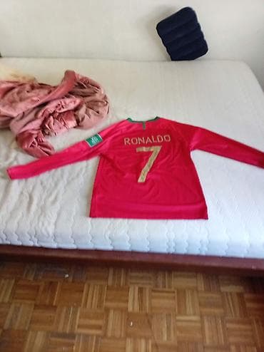 red nike tech: Ronaldo dres dugacki rukavi. Jednom obučen veličina M. Saljemo samo — 2