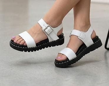 Ženske sandale – beli remenovi, crni đon - Model: otvorene sandale sa