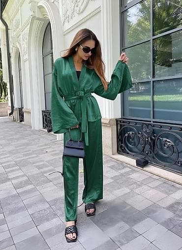 Sakoi: 🔥Satenasti damski komplet – sako i široke pantalone
✅2600 din — 2