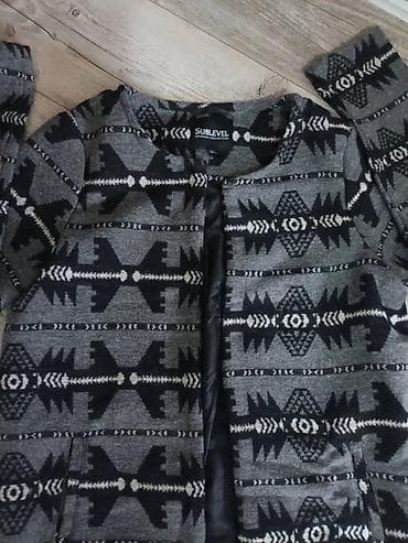 ženske pletene kape: Ženski blejzer/kratki kaput Sublevel – Original Collection - — 2