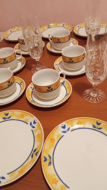 ikea sofe na razvlačenje: Case,soljice,tanjiri — 4