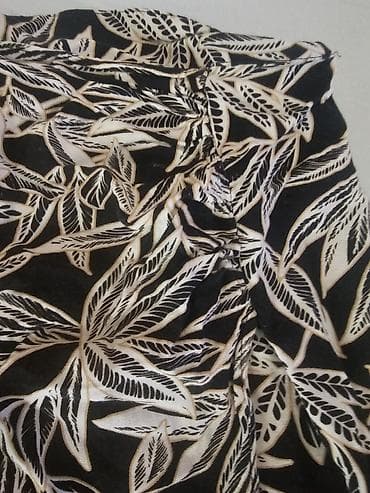 Suknje: ZARA suknja sa tropskim printom - Model: midi dužina, prednji preklop — 3