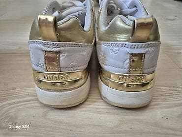 mona kais zenski bez: GUESS ženske patike – belo/zlatne - Model sa GUESS monogram reljefnim — 3