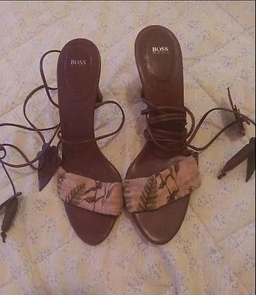 sandale sa nitnama: Hugo Boss ženske sandale na petu - Model: kožne sandale sa vezivanjem — 1