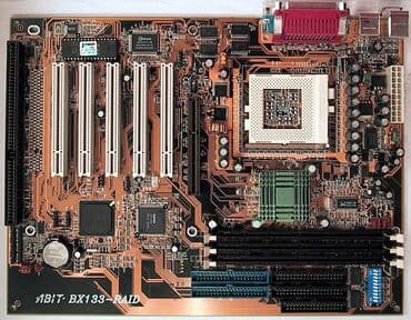 Matične ploče: Abit BX133-RAID + Cel 633 + 2x128 MB + 2x64 MB SDRAM-a Jedna od