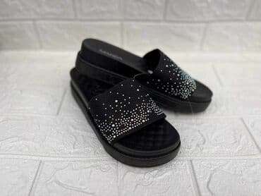 crocs zenske klompe: 36-40
1600 din
Roba sa kosova — 10