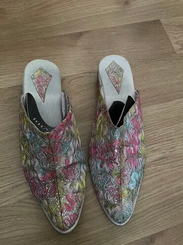 Fashion slippers, 39