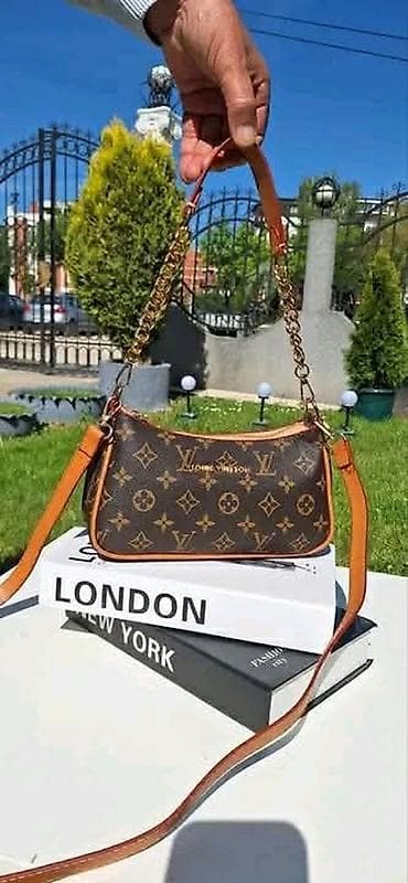 Torba 4500 din 
💋