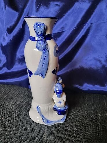 stolice bele: Vaza holandski delft,rucno oslikana pa glazirana iz 70ih.g. Vaza je — 8