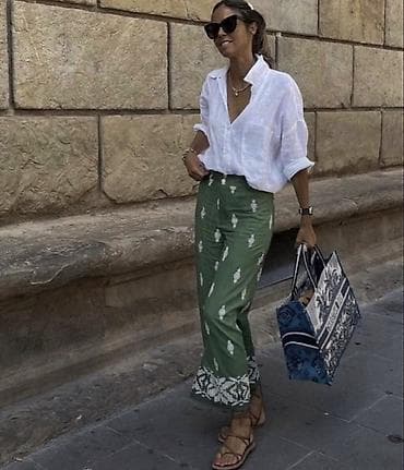 Pantalone: Ženske letnje pantalone sa etno printom
2100
Din
S M L — 2