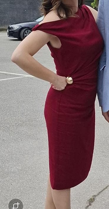 Ženska odeća: Zara haljina vel. M. Dužina ispod kolena. Obučema na 45 min — 3