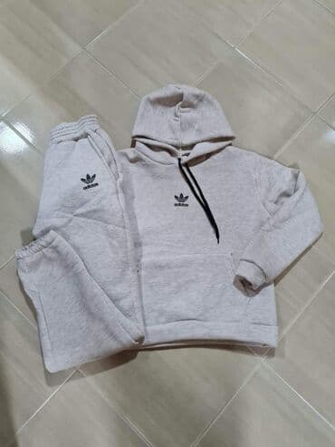 h m kompleti: Nove boje S M L XL XXL
2700 na seriju 3000 na biranje velicina — 5