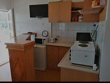 stan u smederevu izdavanje: Utjeha, izdajem više apartmana između Bara i Ulcinja | Pogled na more — 3