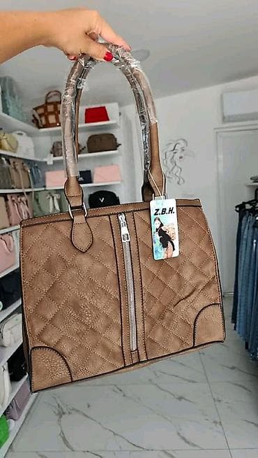 Novi model velike torbe da dosta pregrada 👜👜
Cena 2600dinara 💸💸💸
IK na lalafo.rs Novi model velike torbe da dosta pregrada 👜👜
Cena 2600dinara 💸💸💸
IK