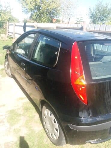 presvlake za prednja sedista: Fiat Punto, crna boja, 3-vrata, hečbek. Glavne karakteristike: - — 5