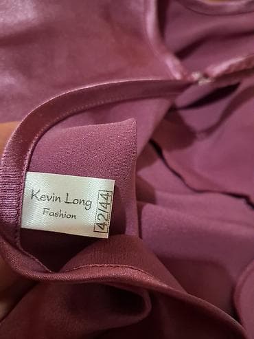 Haljine: Satenska slip haljina, ljubičaste boje. - Kroj: dugi A-kroj sa laganim — 2