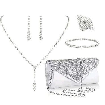 Donji delovi trenerke: Set nakita sa torbicom
Cena:3400 din 
💋 — 4