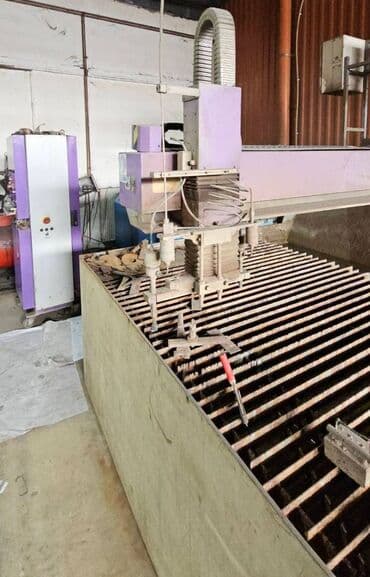 kupujem prodajem razno alati: Water Jet Švajcarski. Švajcarski Water Jet 2000x4000mm sa kopirnom — 1
