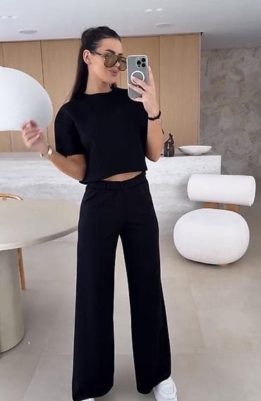 rock fan majice: Zenski komplet – široke pantalone + kratka majica
1800 din
S M L XL — 4